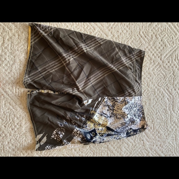 Men’s shorts - Picture 2 of 4